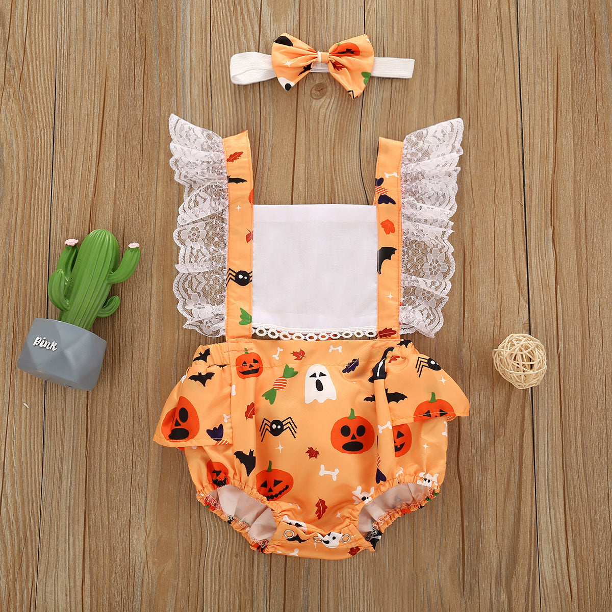 Wisaura™Printed pumpkin onesie